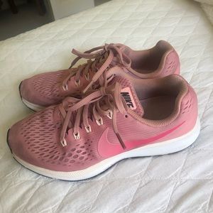 NIKE zoom pegasus 34